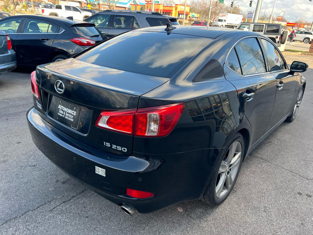 Lexus IS 250 4dr Sport Sdn Man RWD 2012