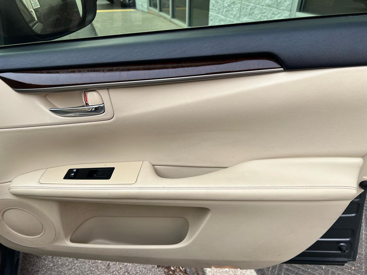 Lexus ES 350 4dr Sdn 2013