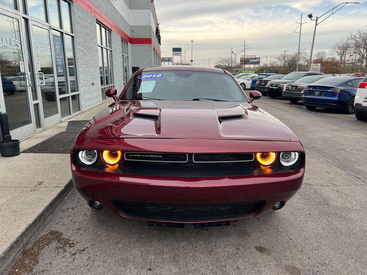 Dodge Challenger SXT RWD 2019