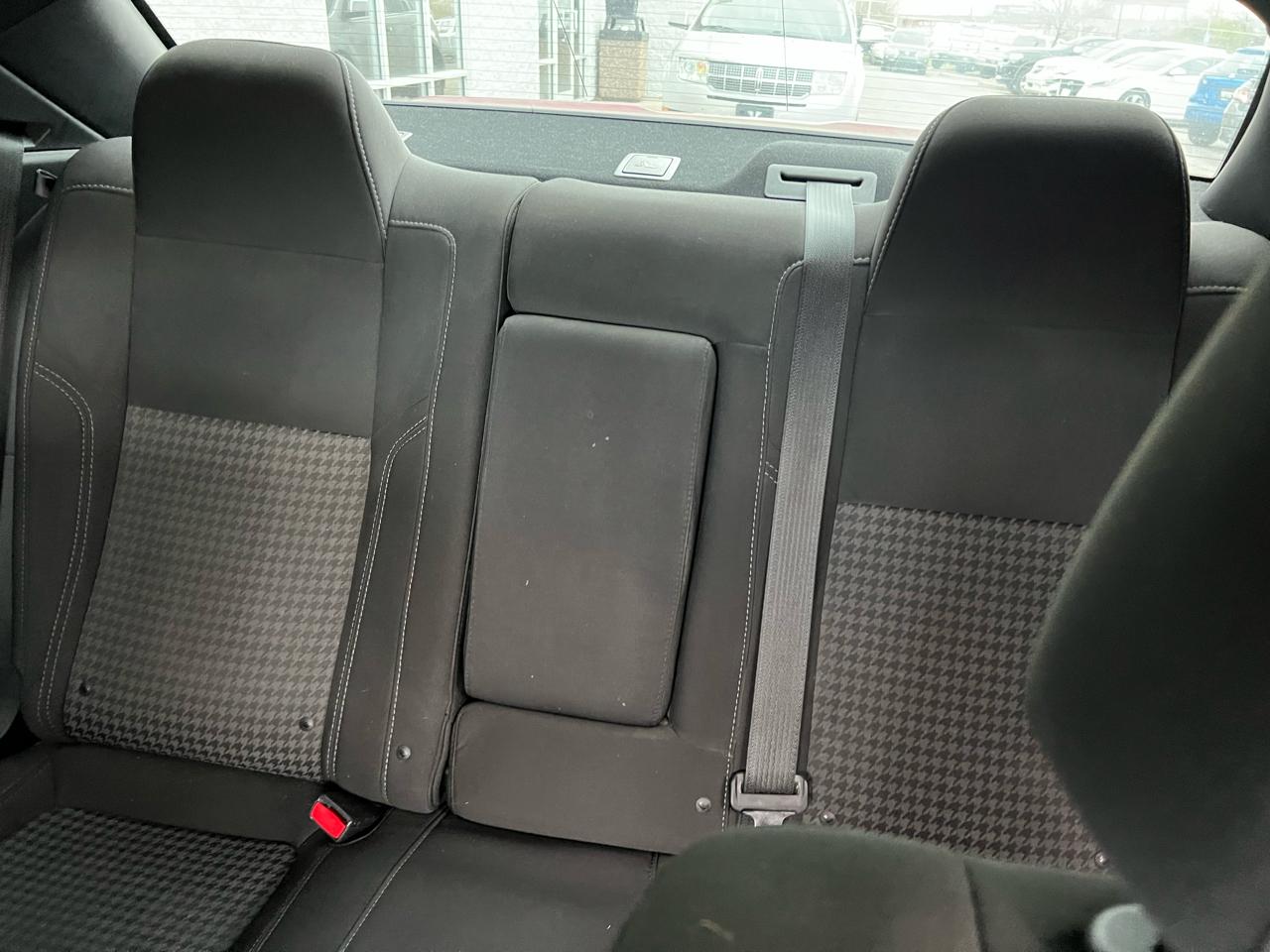 Dodge Challenger SXT RWD 2019