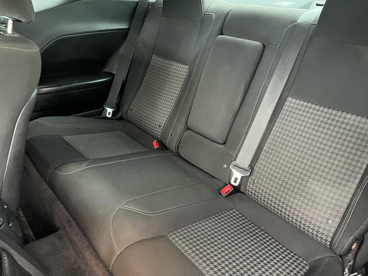 Dodge Challenger SXT RWD 2019