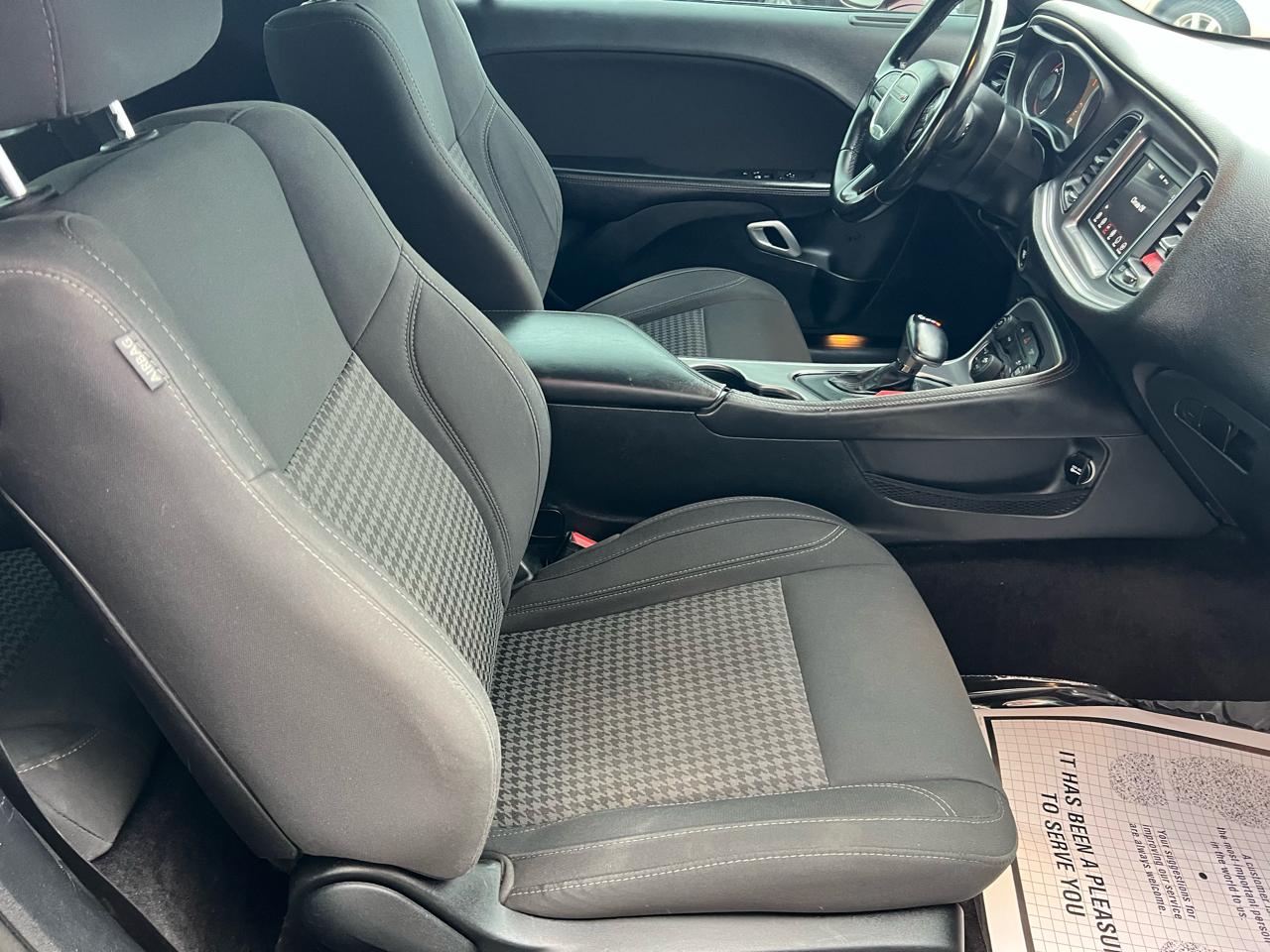 Dodge Challenger SXT RWD 2019