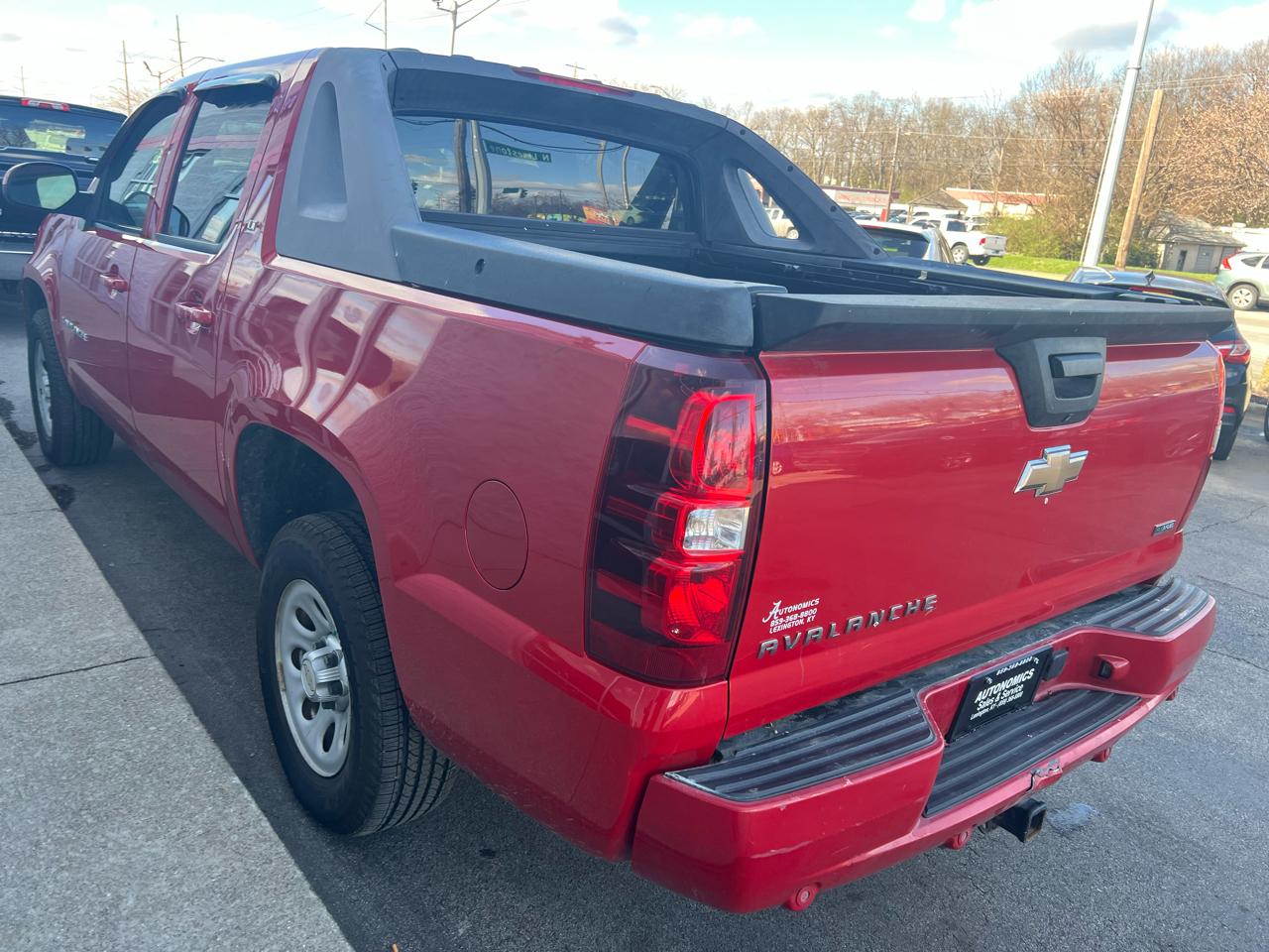 Chevrolet Avalanche 4WD Crew Cab 130" LT w/1LT 2009