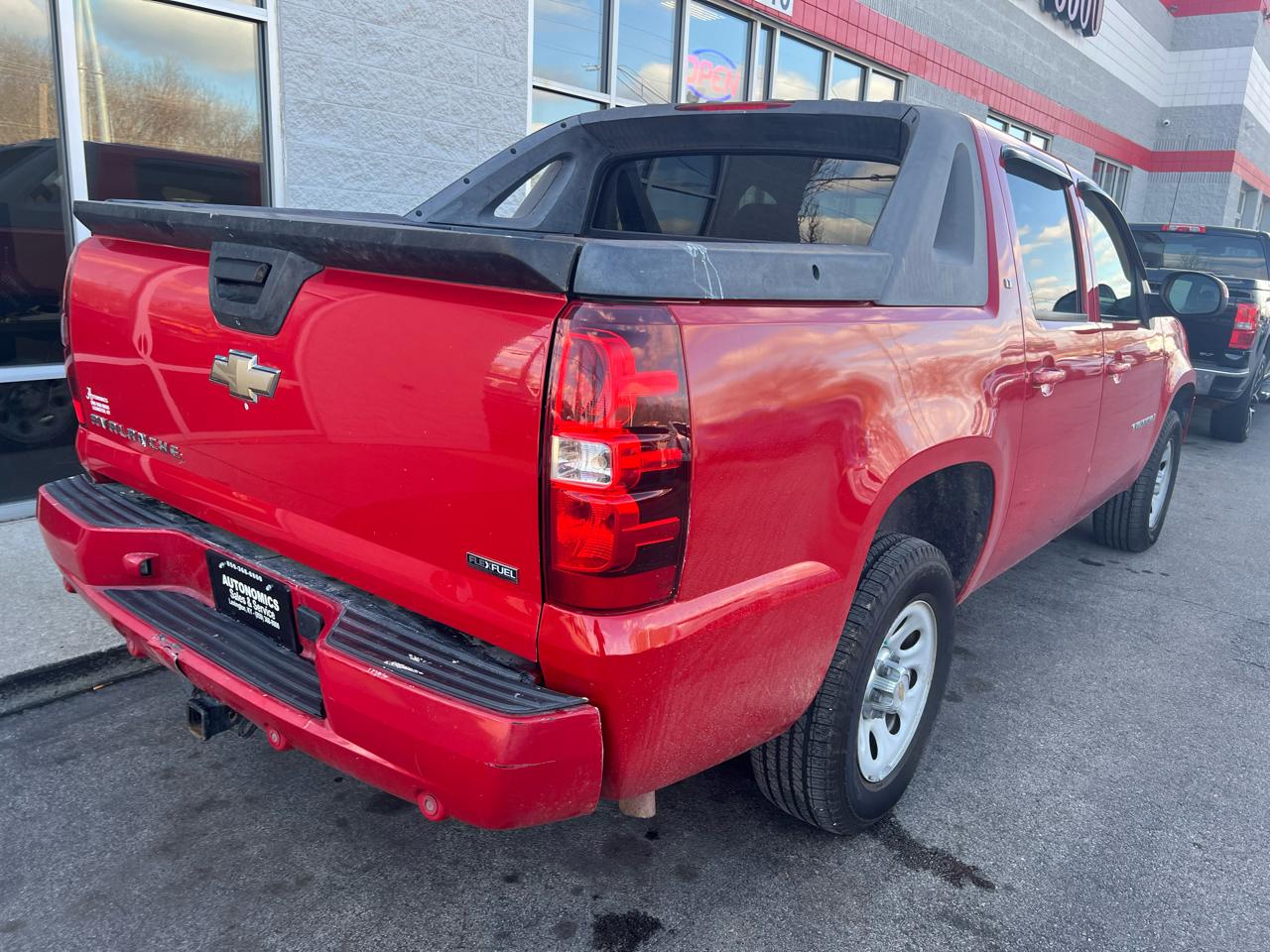 Chevrolet Avalanche 4WD Crew Cab 130" LT w/1LT 2009