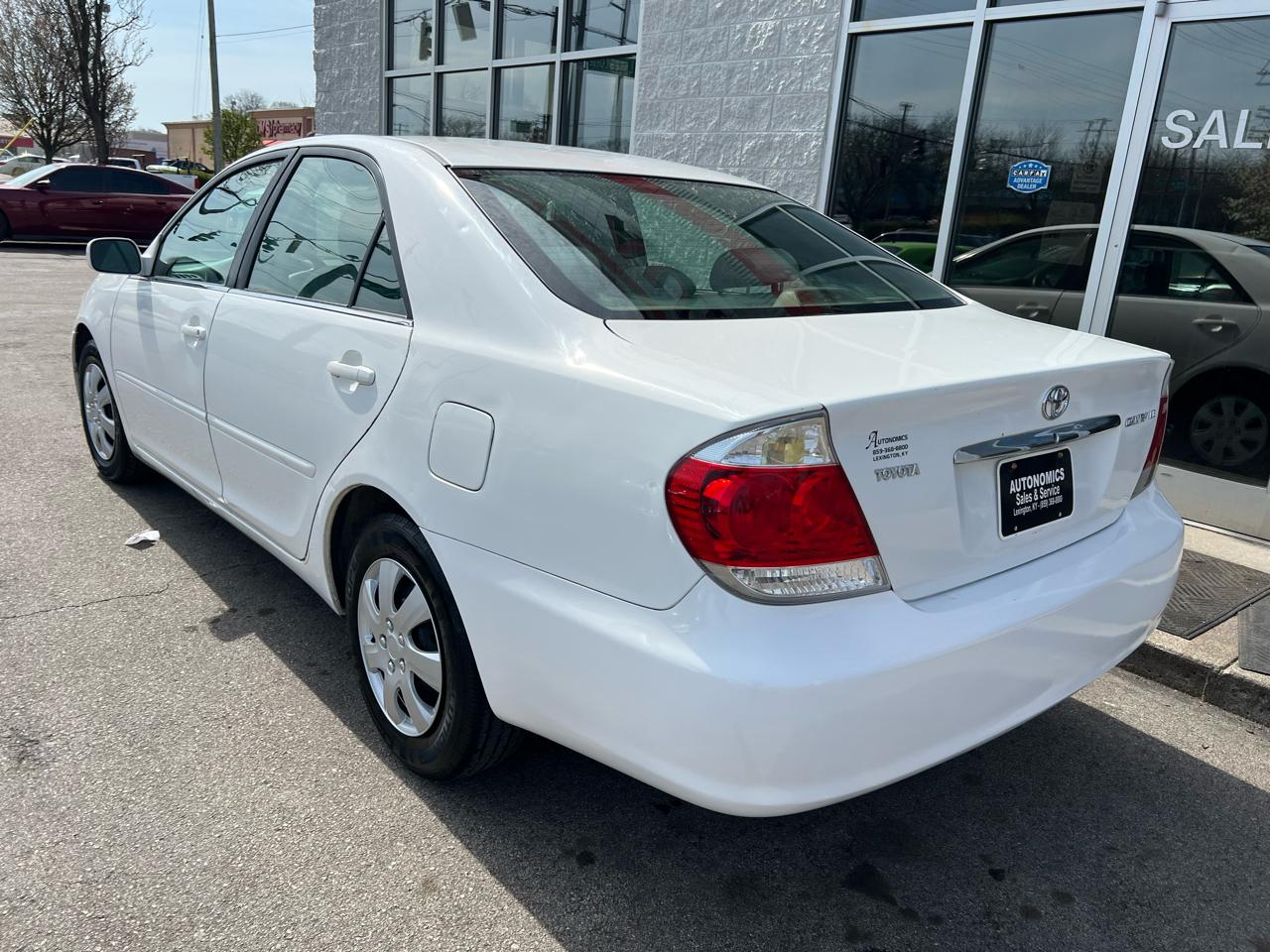 Toyota Camry 4dr Sdn XLE Auto (Natl) 2006