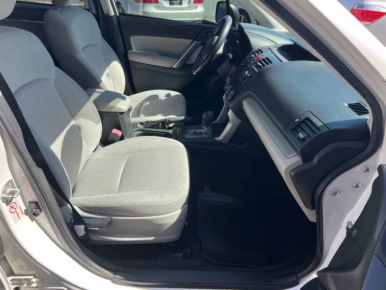 Subaru Forester 4dr Auto 2.5i PZEV 2014