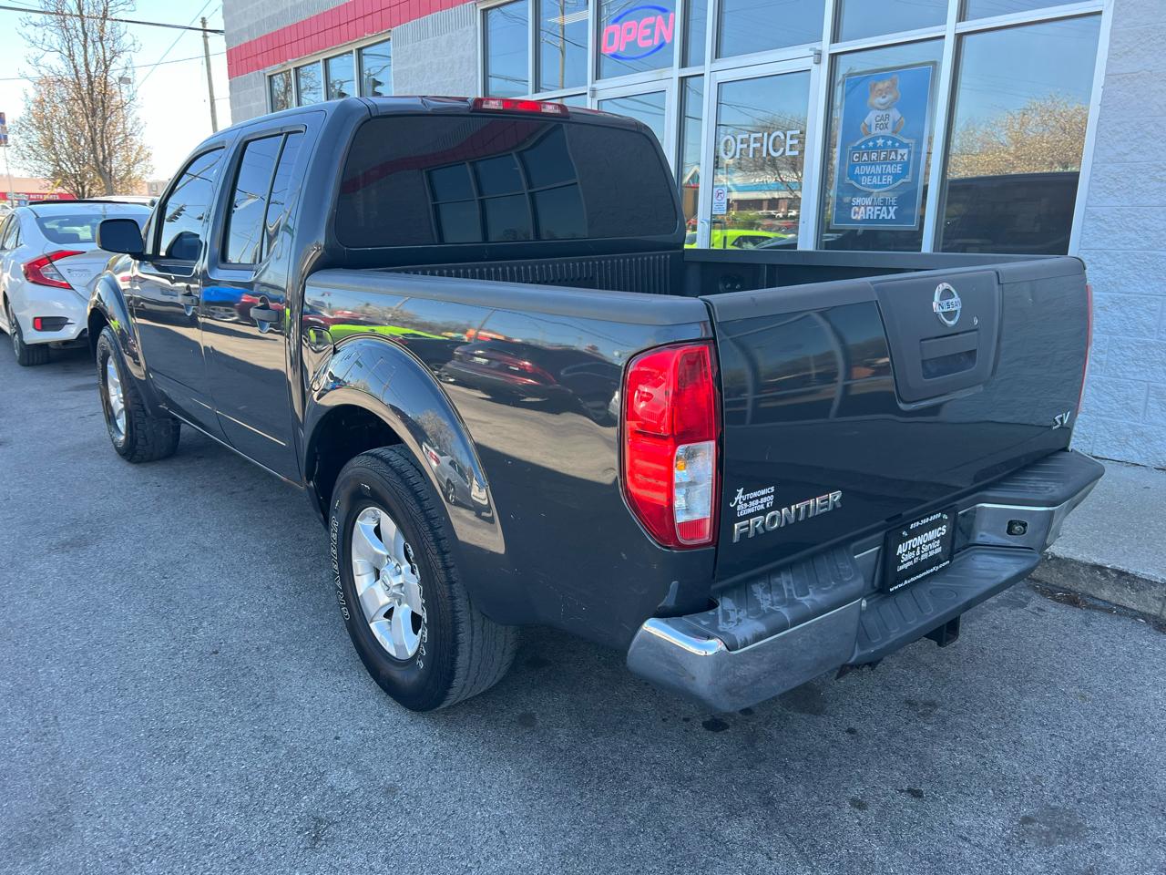 Nissan Frontier 2WD Crew Cab SWB Auto SV 2012