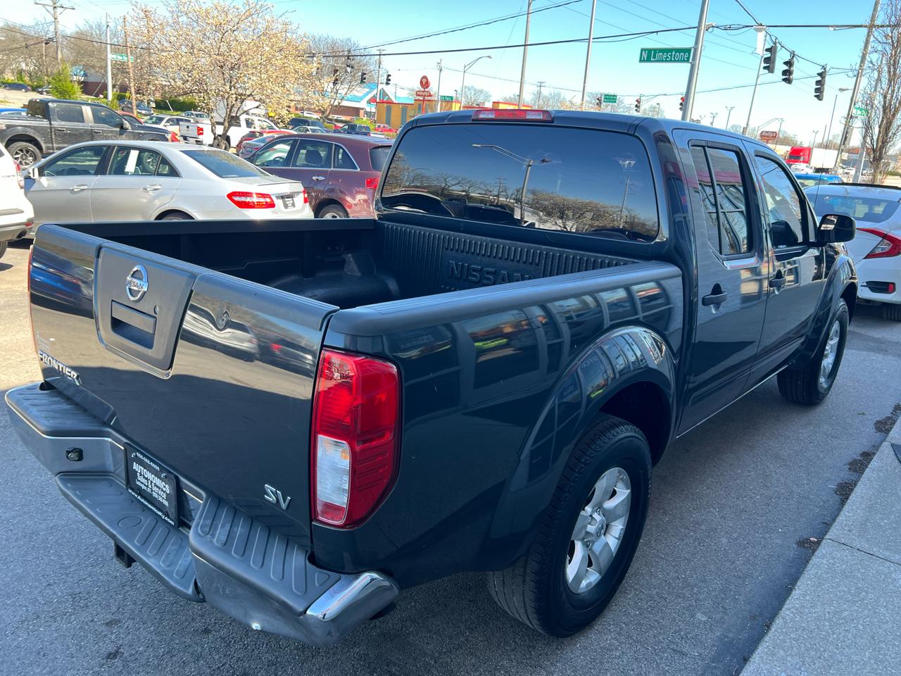 Nissan Frontier 2WD Crew Cab SWB Auto SV 2012