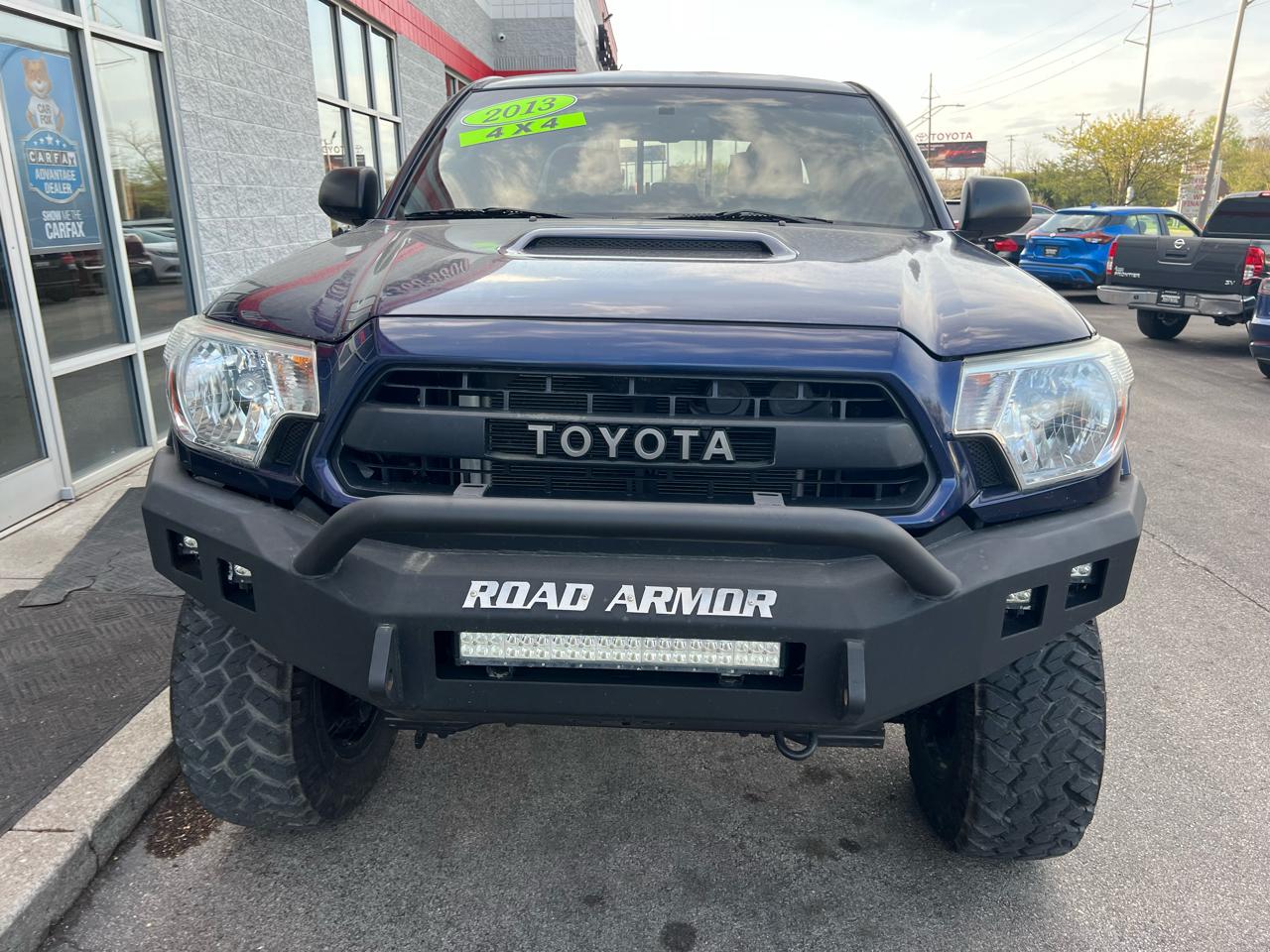 Toyota Tacoma 4WD Double Cab V6 MT (Natl) 2013