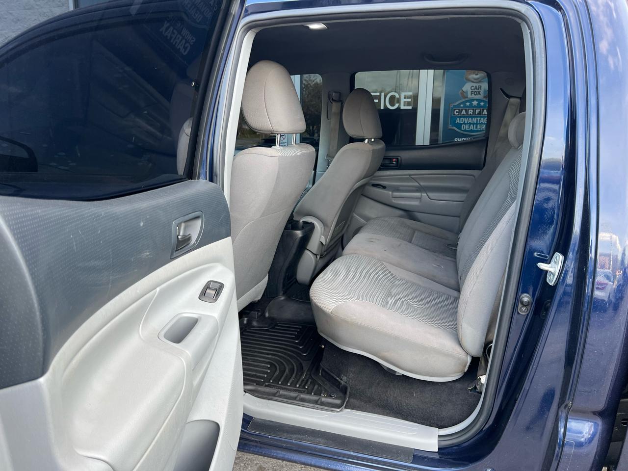 Toyota Tacoma 4WD Double Cab V6 MT (Natl) 2013