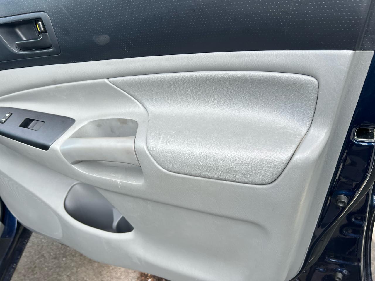 Toyota Tacoma 4WD Double Cab V6 MT (Natl) 2013