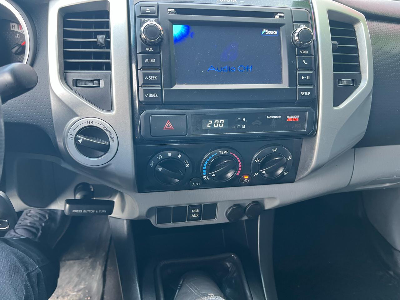 Toyota Tacoma 4WD Double Cab V6 MT (Natl) 2013