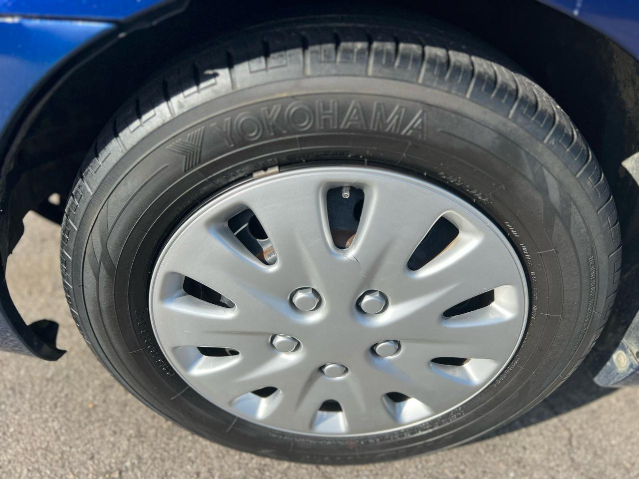 Toyota Camry 4dr Sdn I4 Man (Natl) 2010