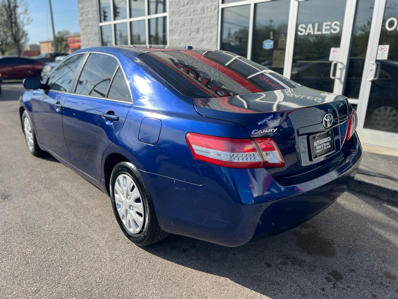 Toyota Camry 4dr Sdn I4 Man (Natl) 2010