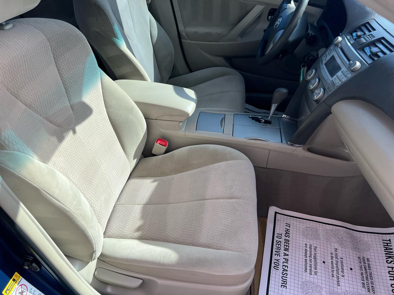 Toyota Camry 4dr Sdn I4 Man (Natl) 2010