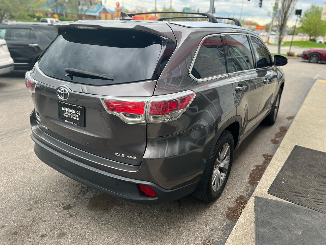 Toyota Highlander AWD 4dr V6 XLE (Natl) 2015