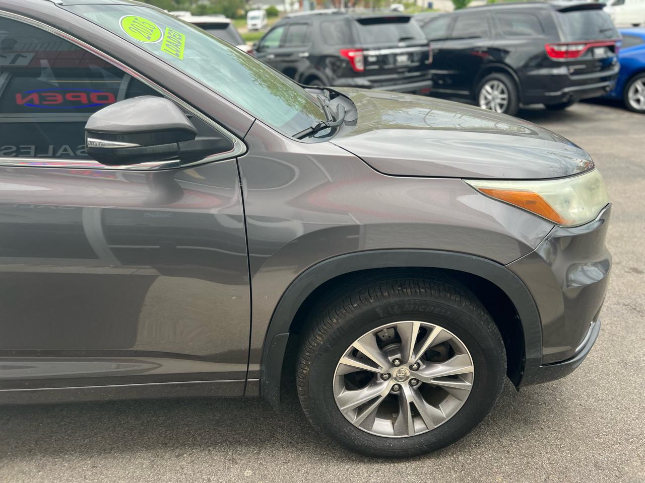 Toyota Highlander AWD 4dr V6 XLE (Natl) 2015