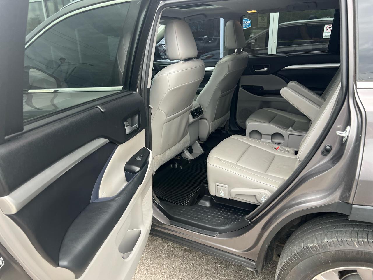 Toyota Highlander AWD 4dr V6 XLE (Natl) 2015