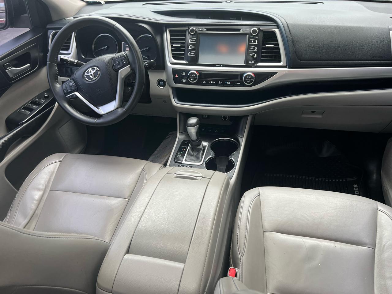 Toyota Highlander AWD 4dr V6 XLE (Natl) 2015