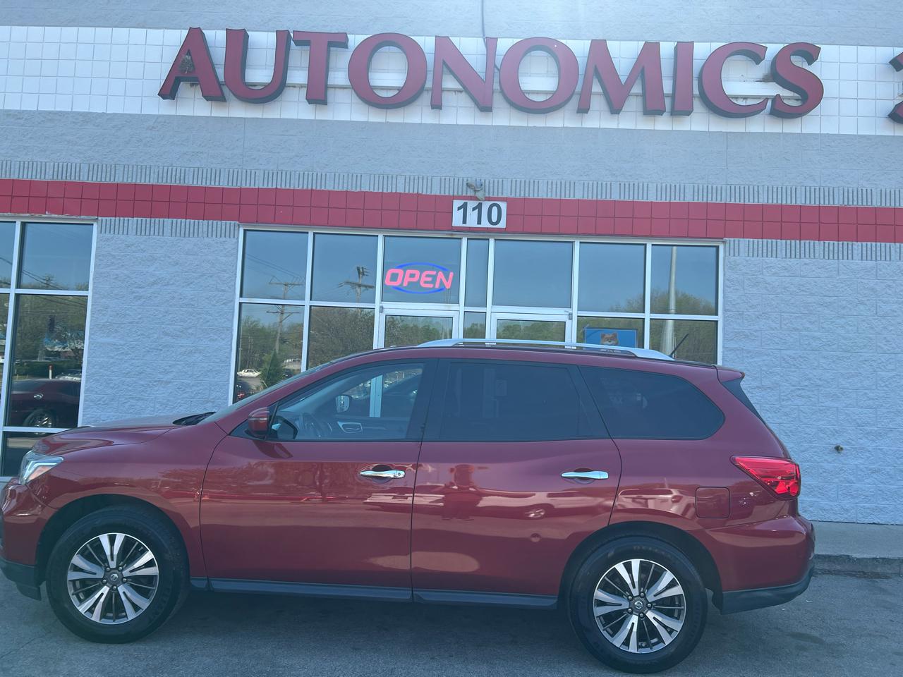 Nissan Pathfinder 4x4 SV 2017