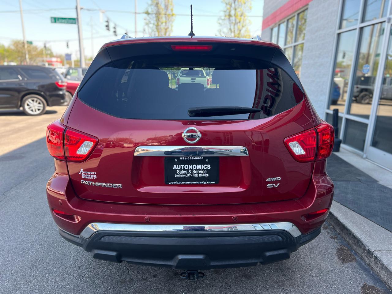 Nissan Pathfinder 4x4 SV 2017