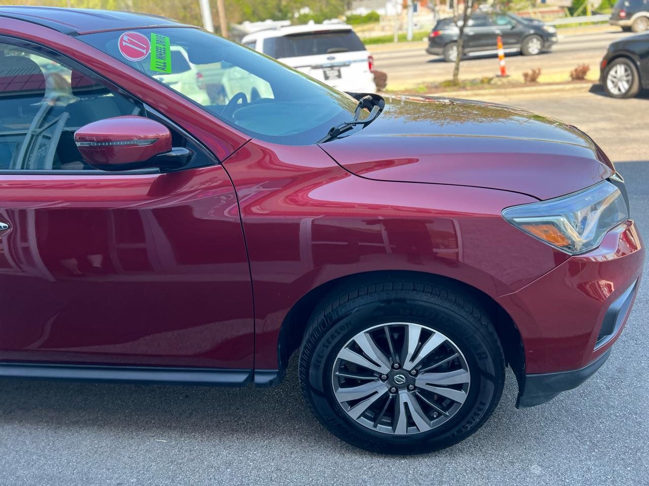 Nissan Pathfinder 4x4 SV 2017