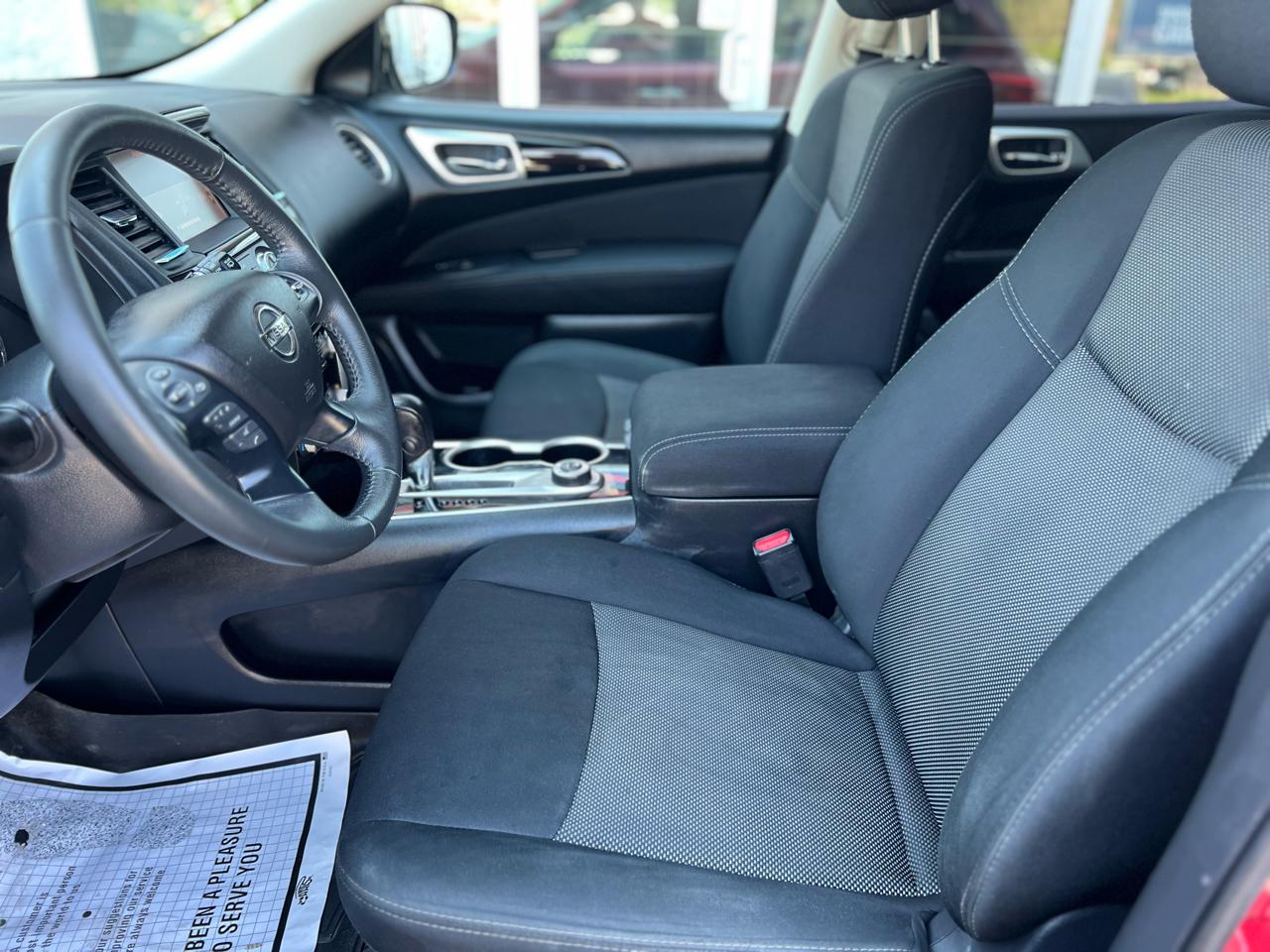 Nissan Pathfinder 4x4 SV 2017