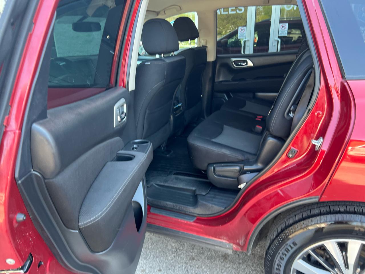 Nissan Pathfinder 4x4 SV 2017