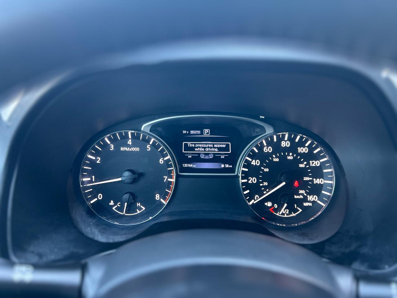 Nissan Pathfinder 4x4 SV 2017