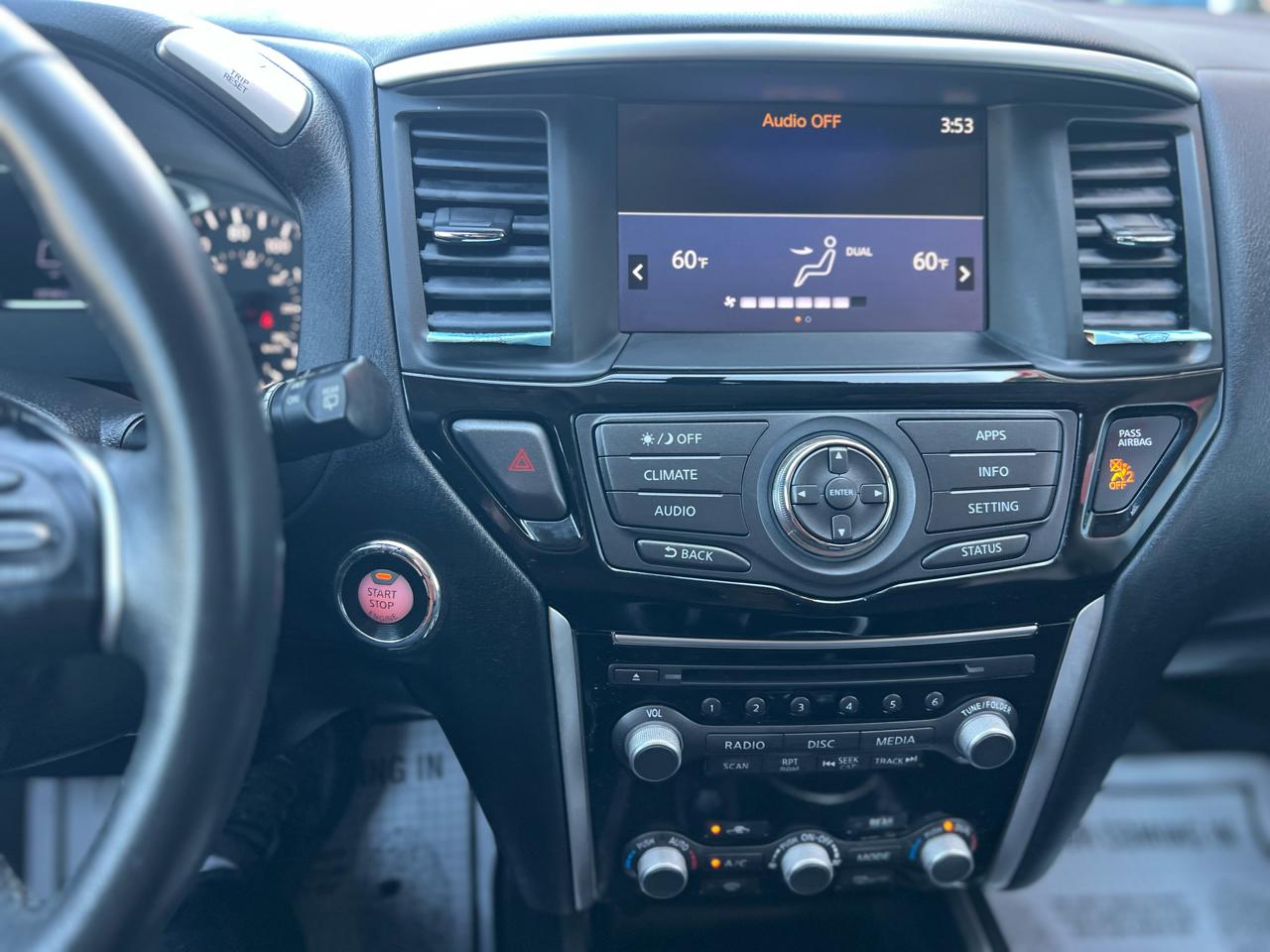 Nissan Pathfinder 4x4 SV 2017