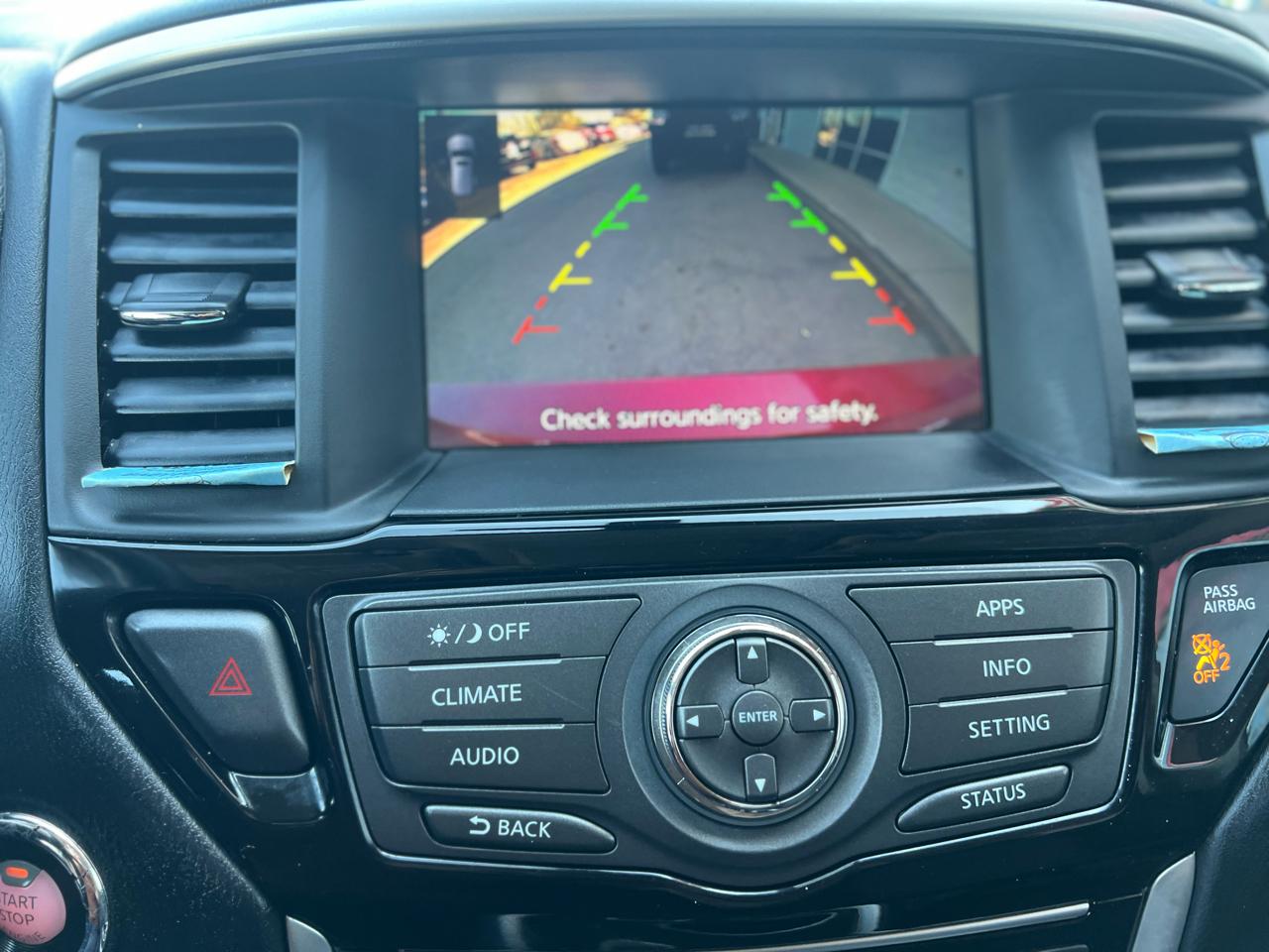 Nissan Pathfinder 4x4 SV 2017