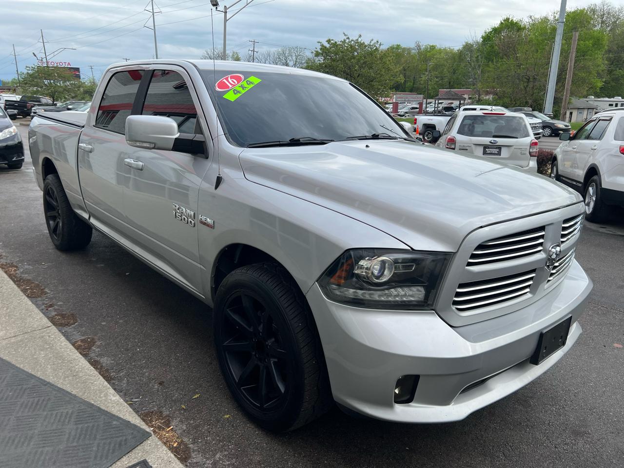 RAM 1500 4WD Crew Cab 149" Sport 2016