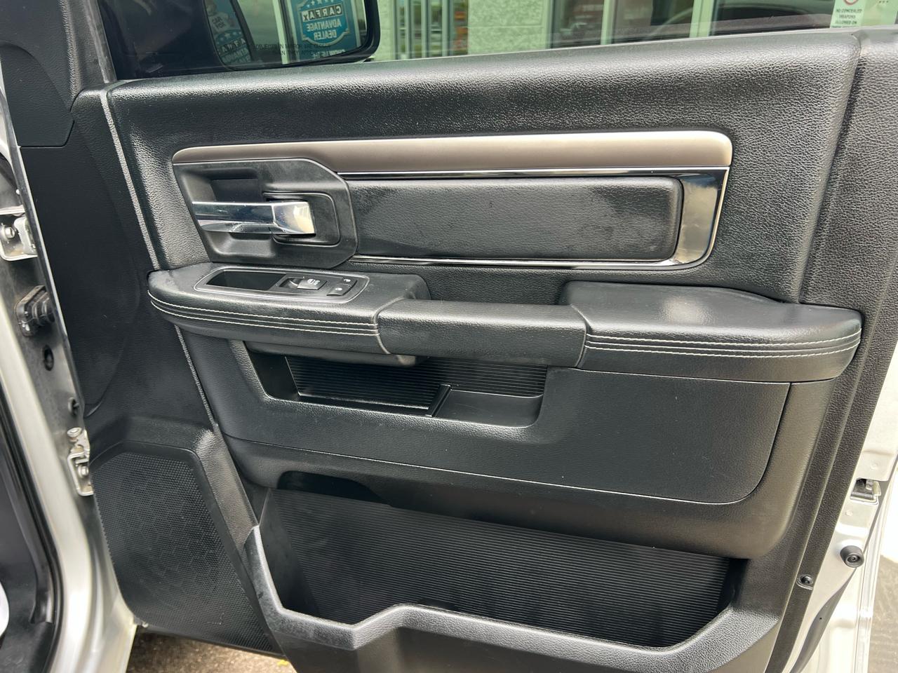 RAM 1500 4WD Crew Cab 149" Sport 2016