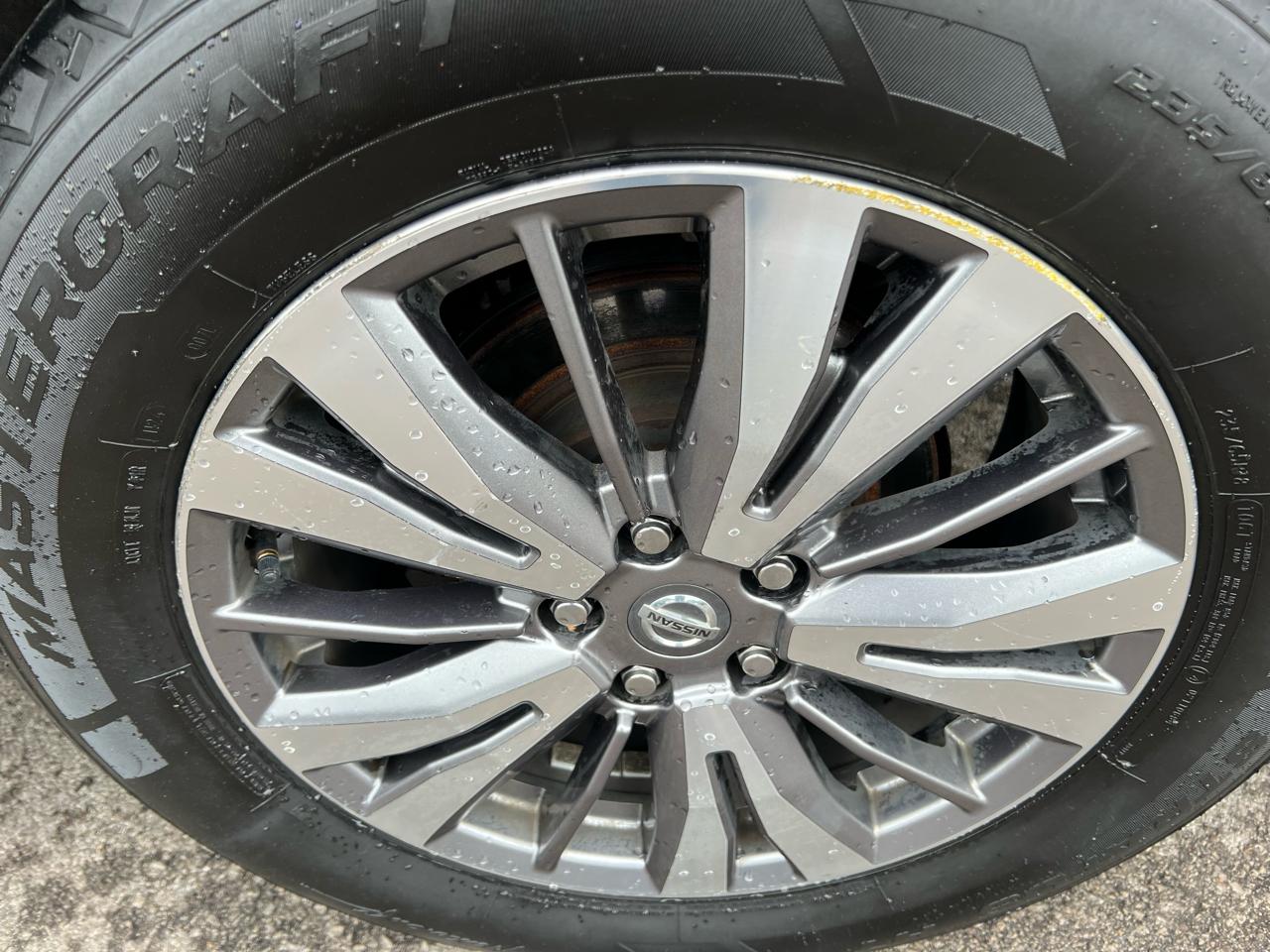 Nissan Pathfinder 4x4 S 2019