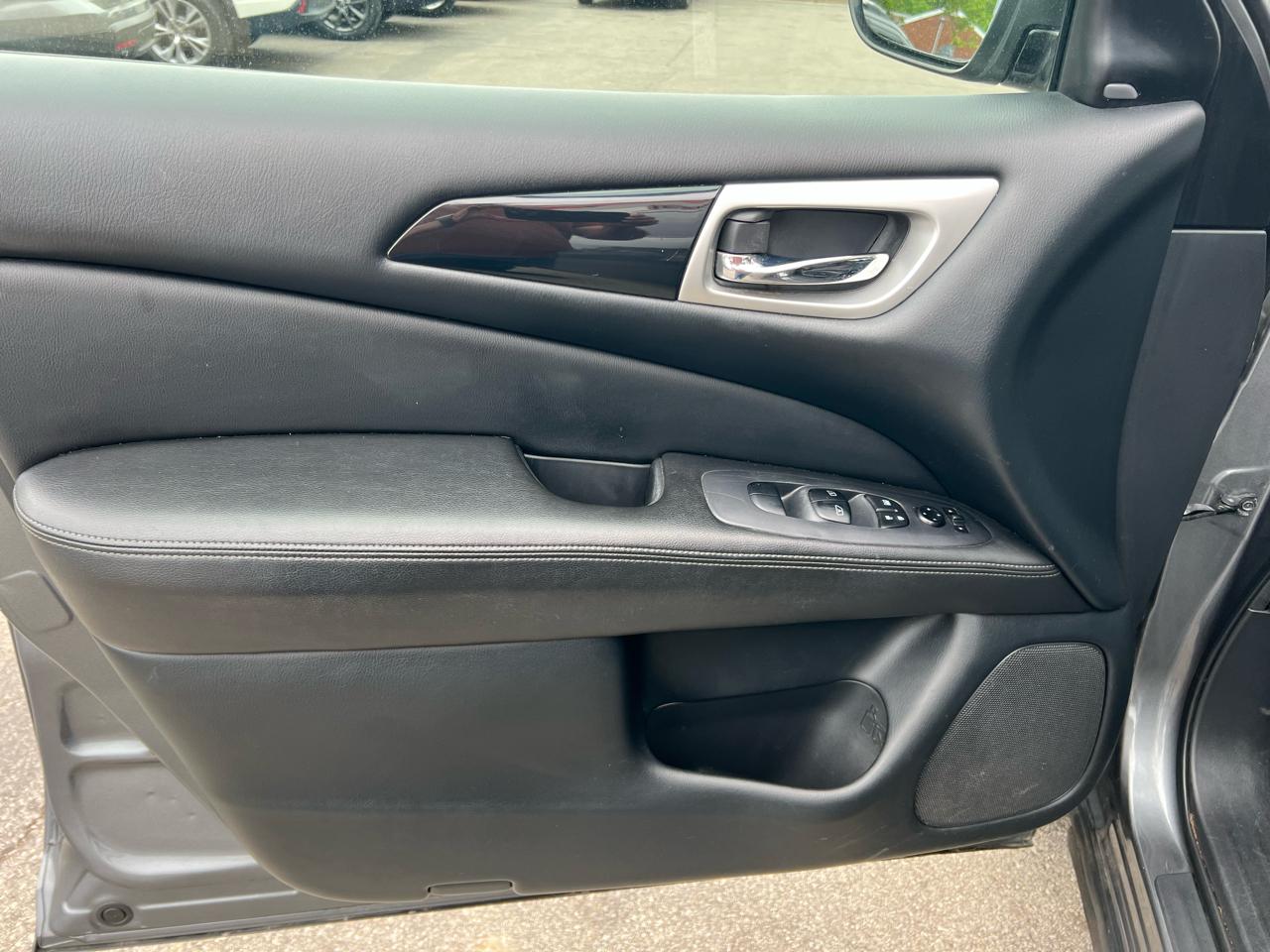 Nissan Pathfinder FWD SV 2020