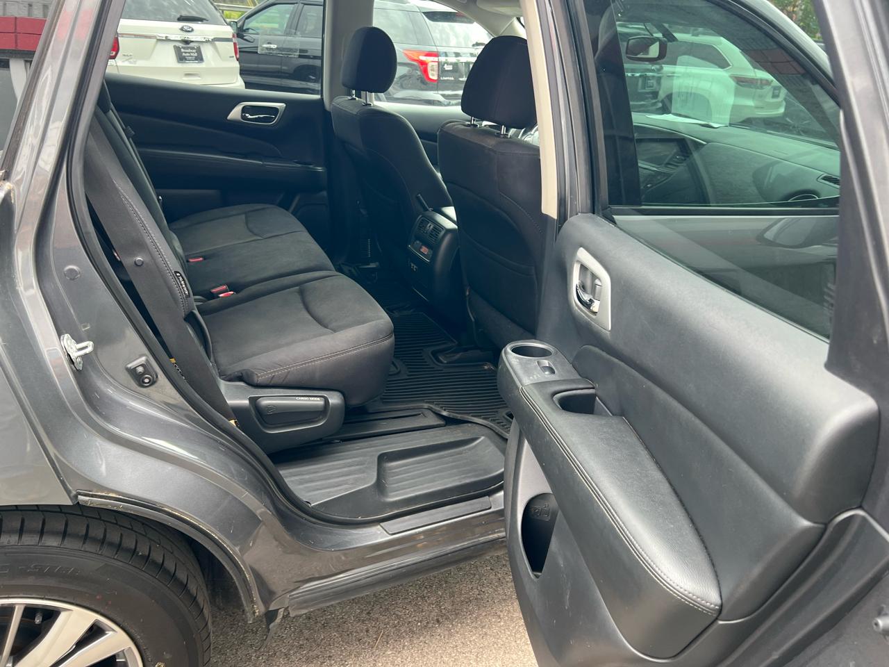 Nissan Pathfinder FWD SV 2020