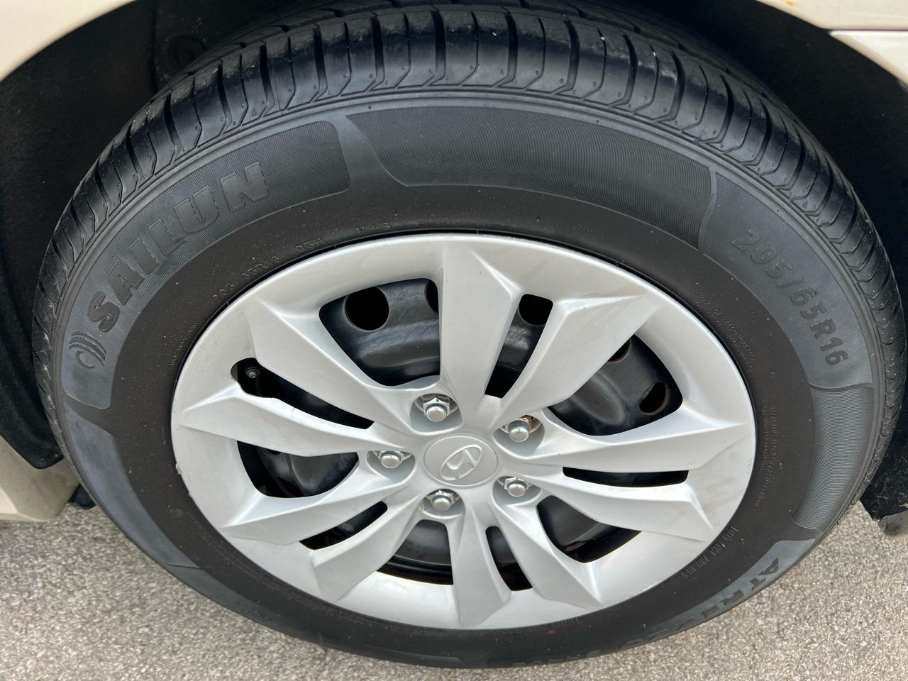 Hyundai Sonata 2.4L 2011