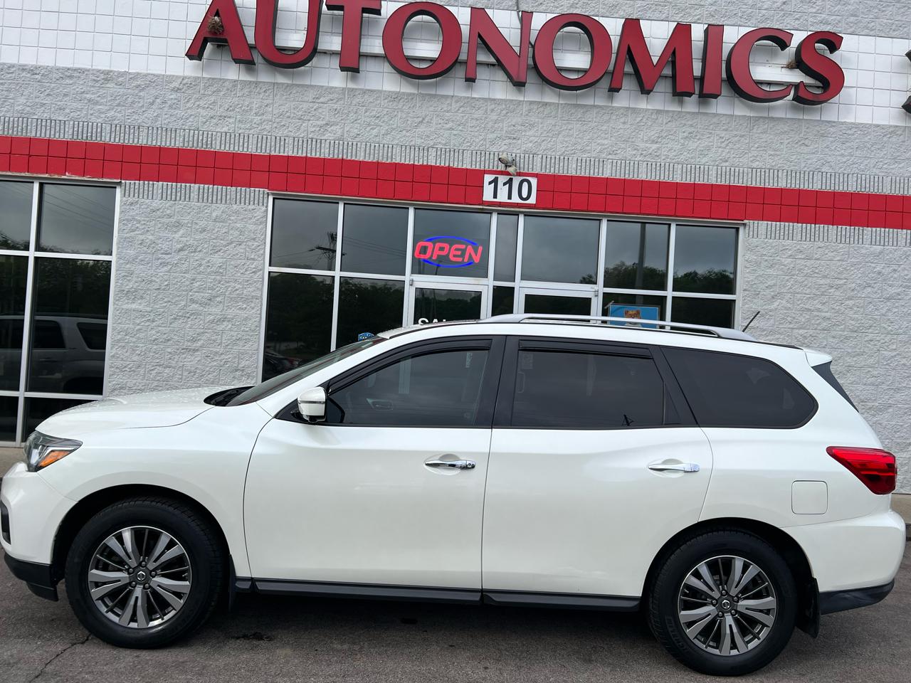 Nissan Pathfinder 4x4 SL 2017