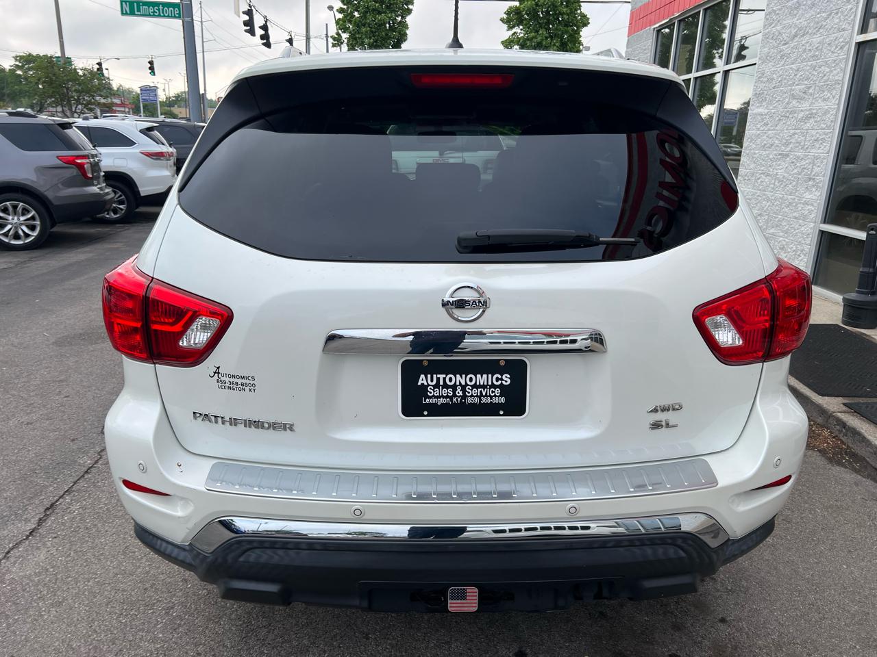 Nissan Pathfinder 4x4 SL 2017