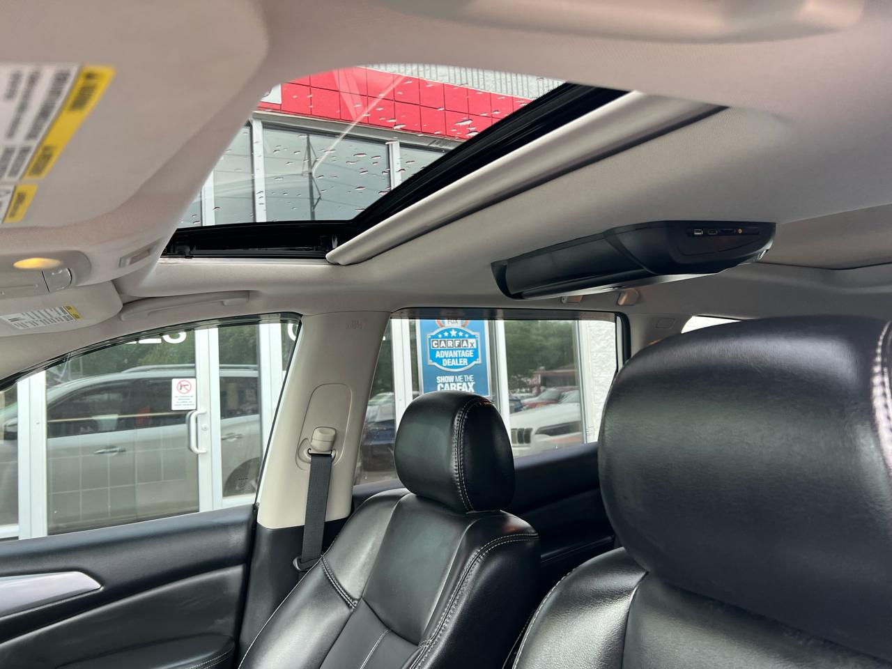 Nissan Pathfinder 4x4 SL 2017