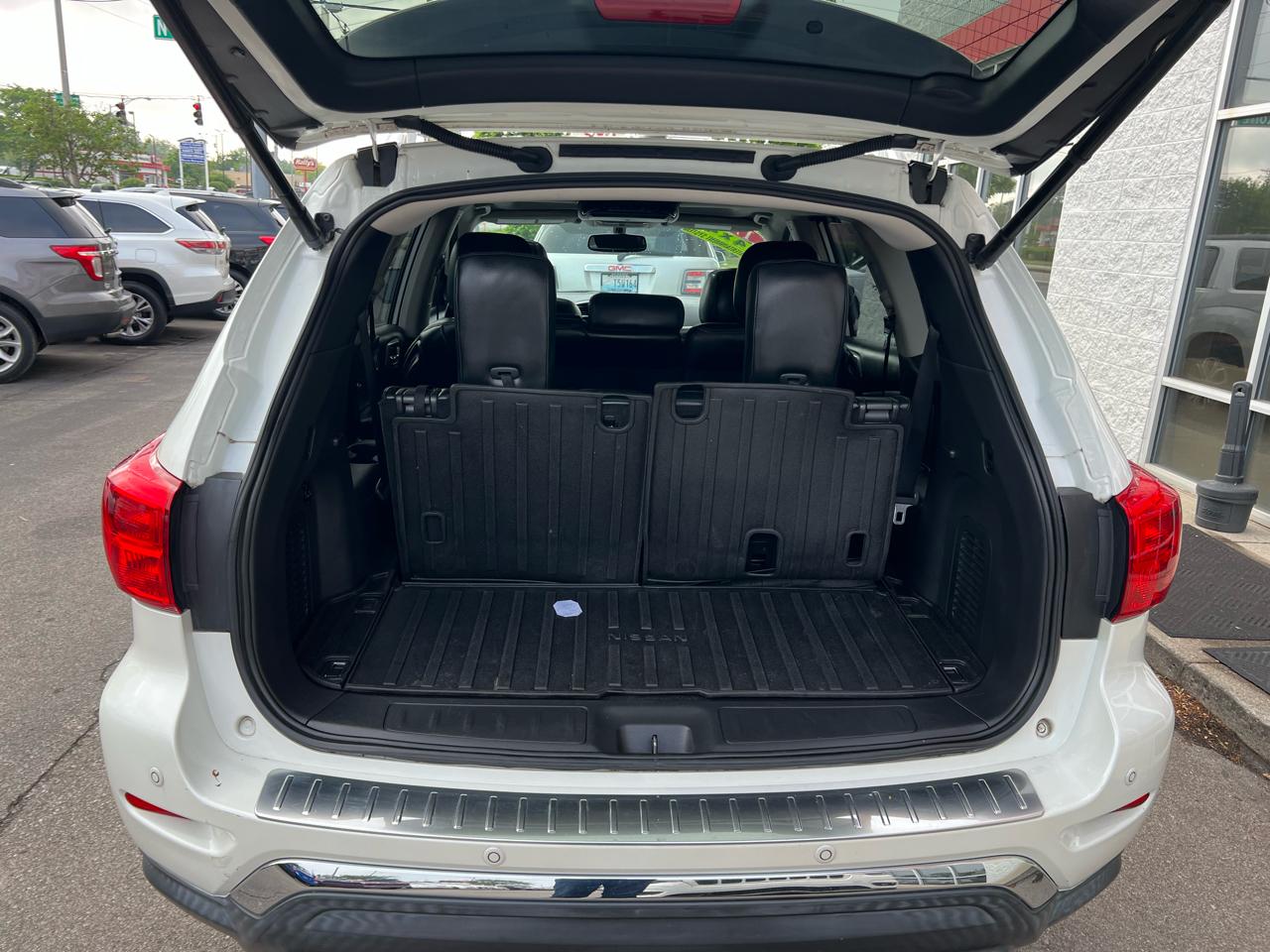 Nissan Pathfinder 4x4 SL 2017