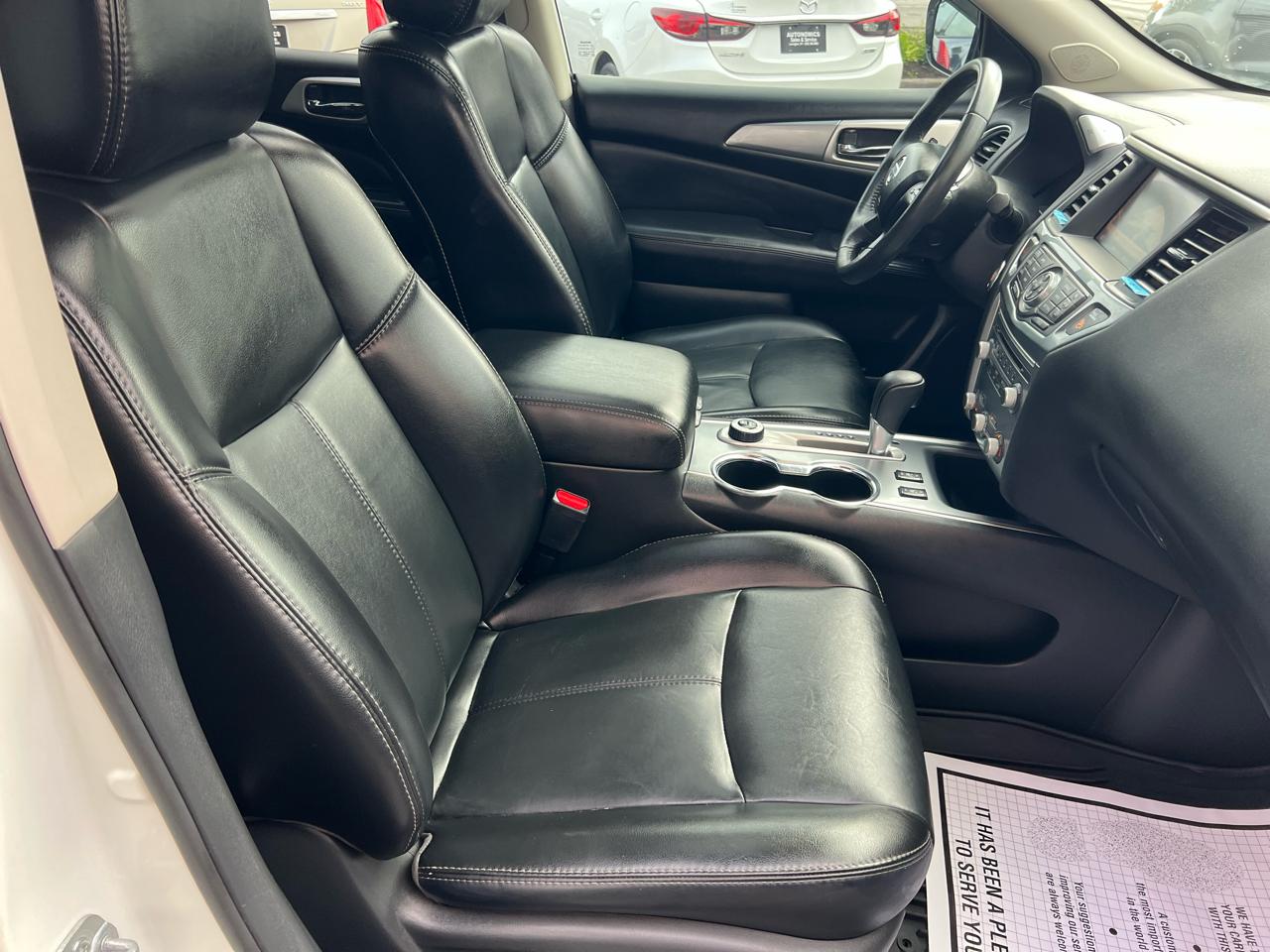 Nissan Pathfinder 4x4 SL 2017