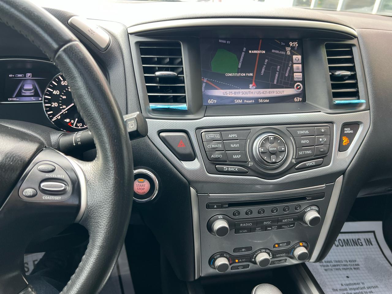 Nissan Pathfinder 4x4 SL 2017