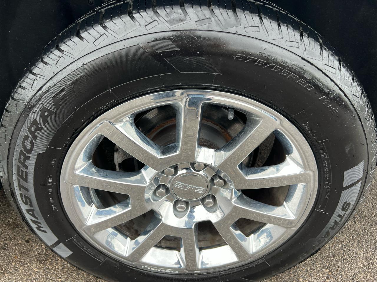 GMC Yukon XL 4WD 4dr Denali 2017