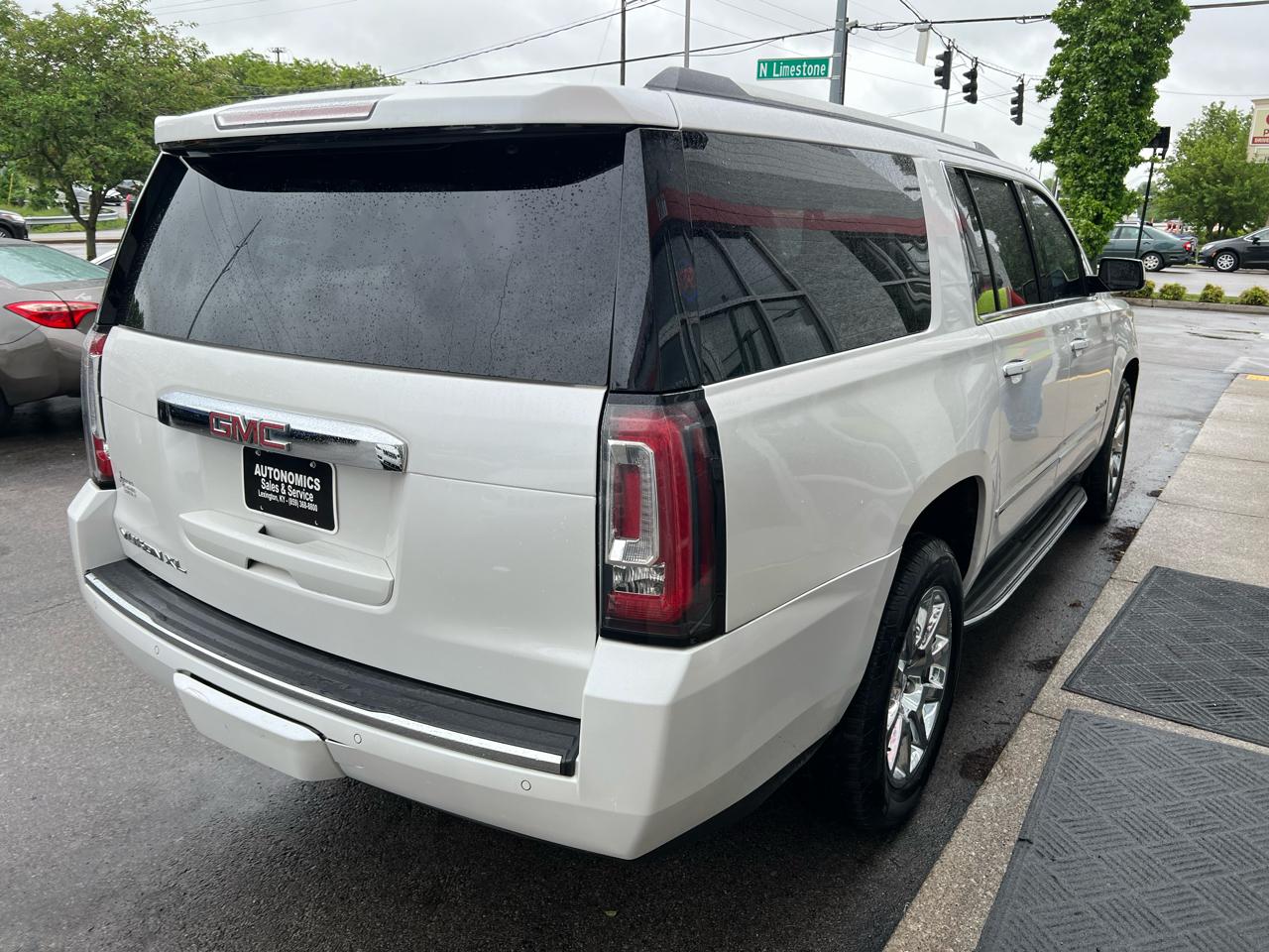 GMC Yukon XL 4WD 4dr Denali 2017