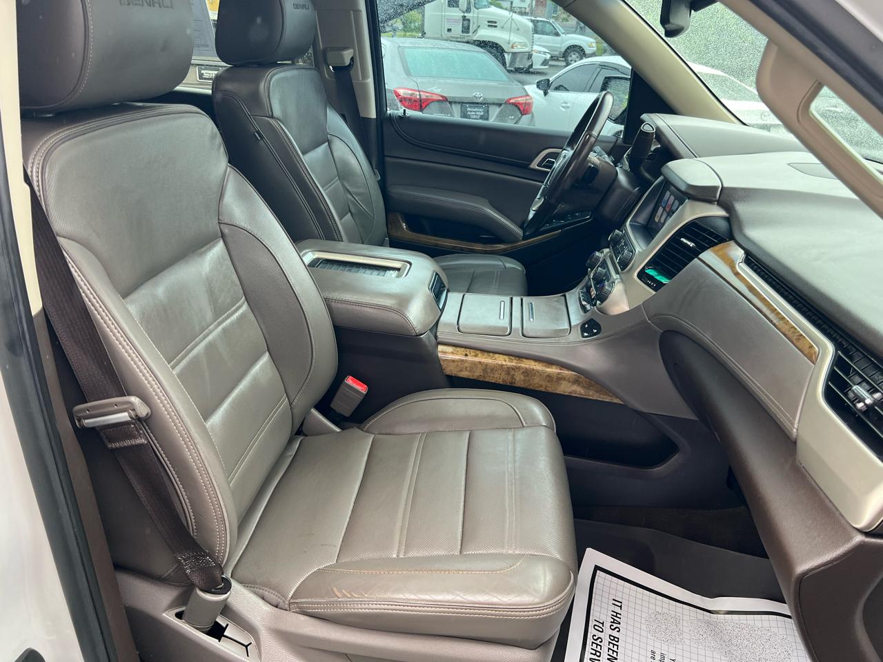 GMC Yukon XL 4WD 4dr Denali 2017