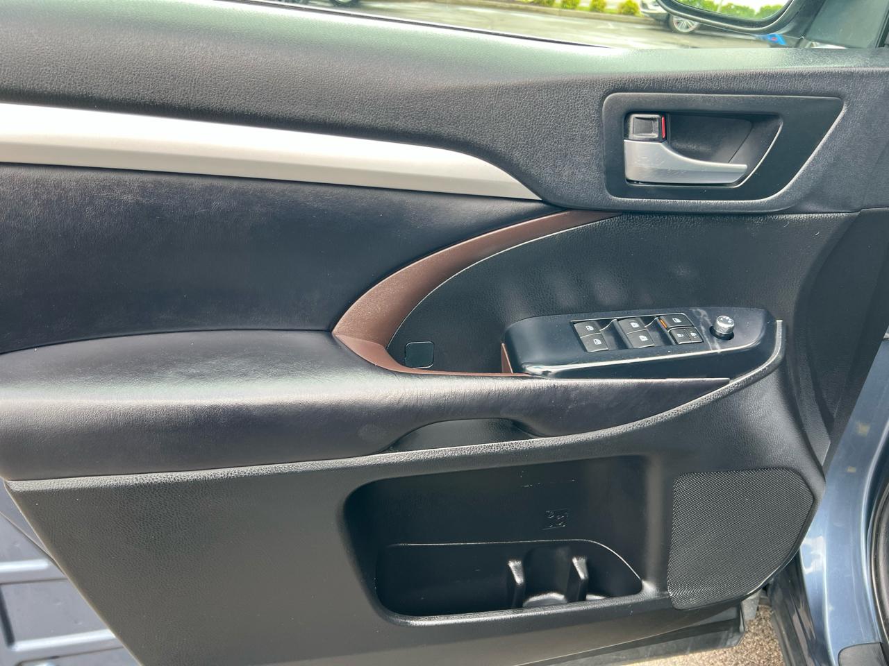 Toyota Highlander XLE V6 AWD (Natl) 2019