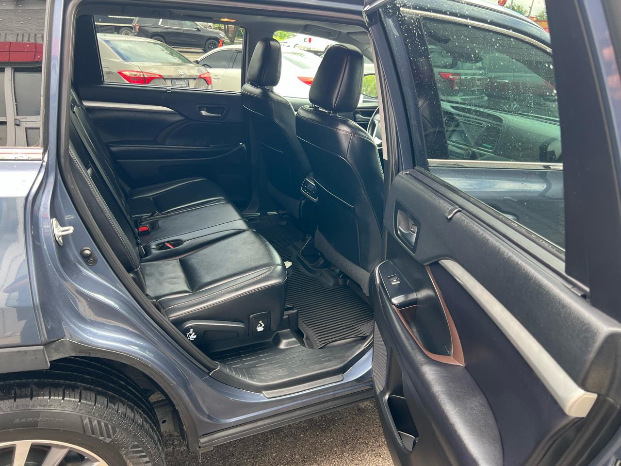 Toyota Highlander XLE V6 AWD (Natl) 2019