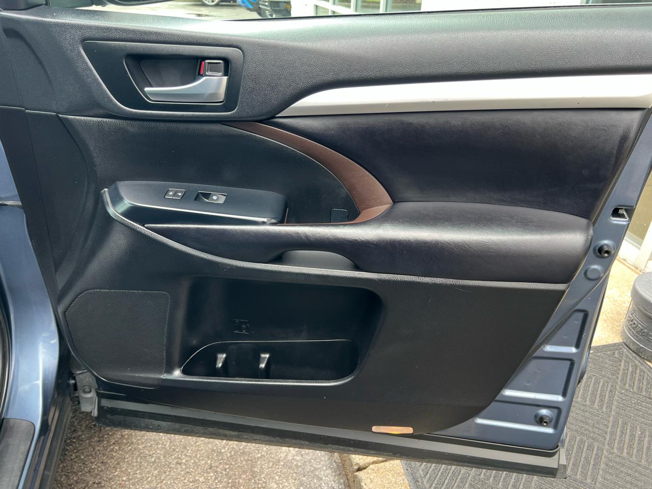 Toyota Highlander XLE V6 AWD (Natl) 2019