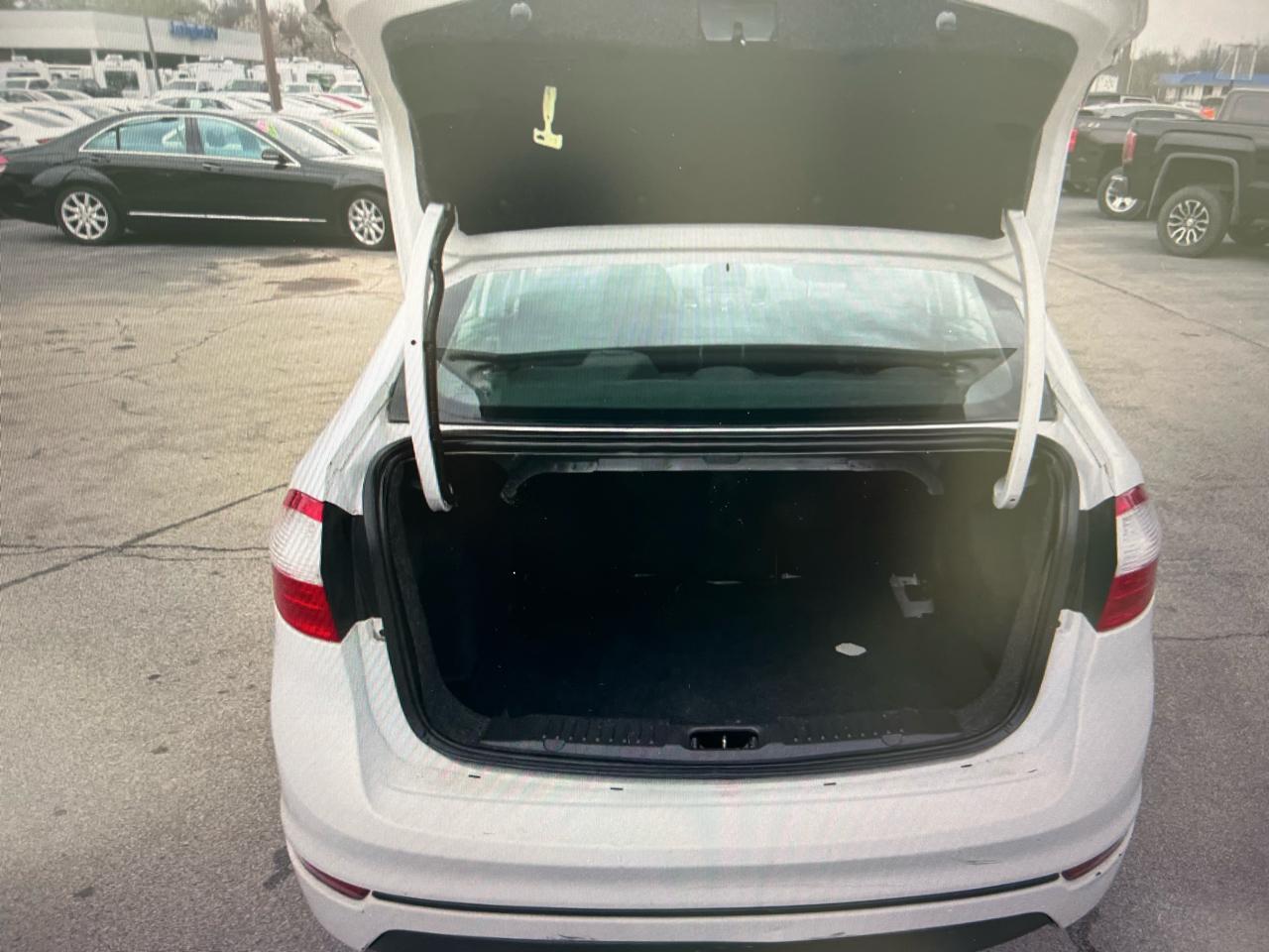 Ford FIESTA SE  2015